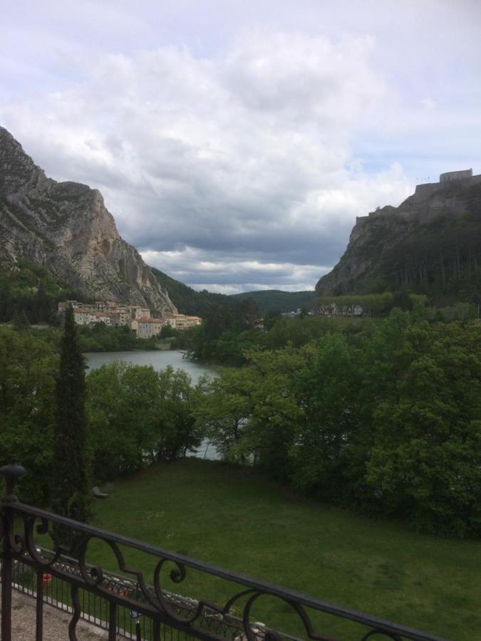 Chateau De La Cazette Систерон Экстерьер фото